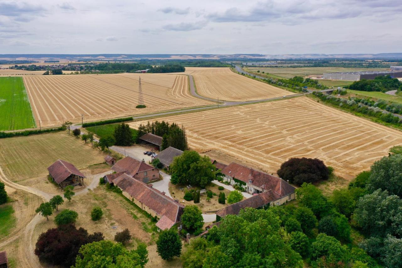 Domaine De La Creuse Bed & Breakfast Moussey  Exterior photo